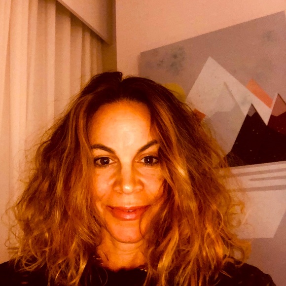 Meet your Posher, Gabrielle - Picture 1 of 1